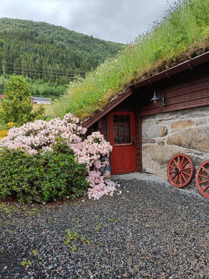 Orheimstunet - Gardsferie For Storfamilien Der Ogsa Hunden Er Velkommen Starheim エクステリア 写真